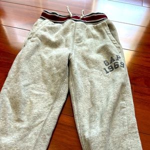 Size S kids Gap sweatpants
